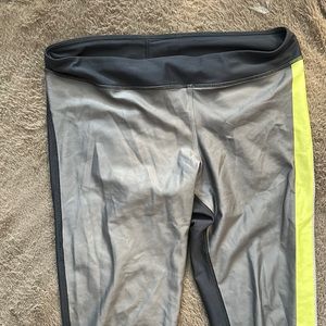 Under armpit two tone gray leggings with side stripe